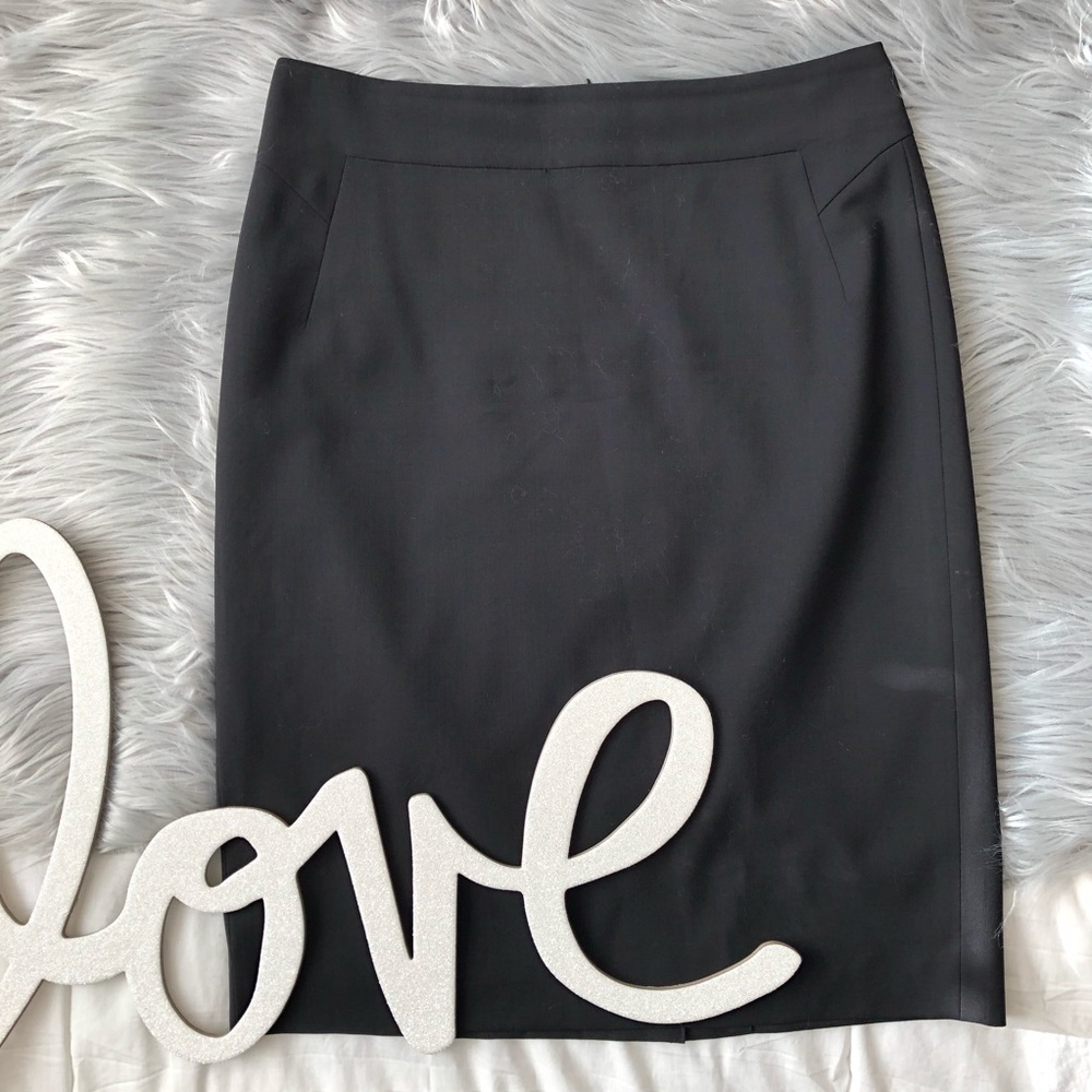 Ann Taylor classic black pencil skirt size 0P (M6)